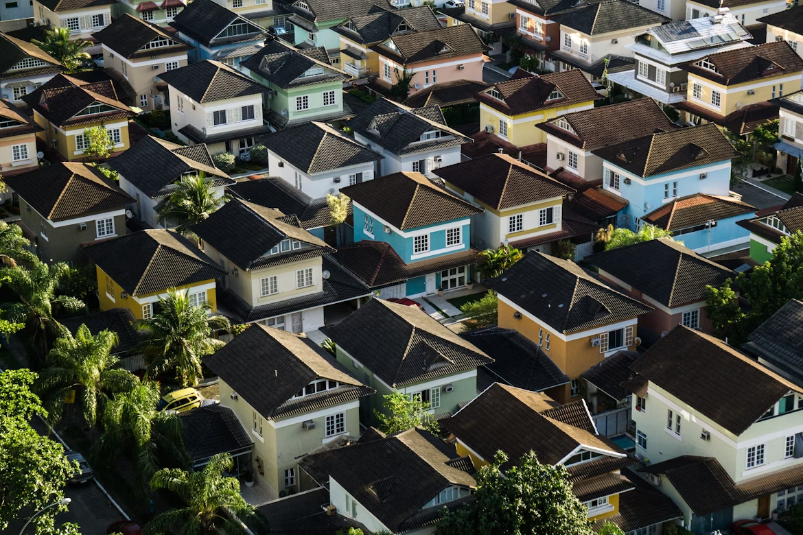 Trump Call for Rate Cuts to Save Housing Market